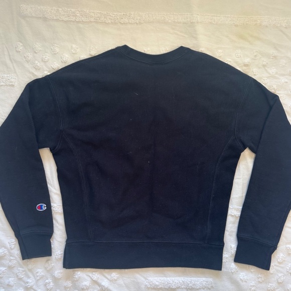Champion Reverse Weave Crewneck in Black 🖤 - Picture 2 of 4